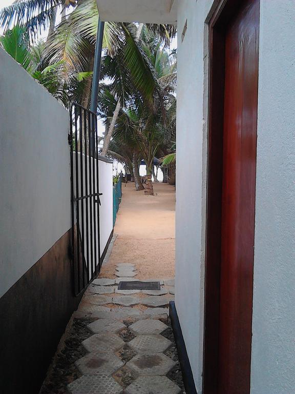 Arcade Beach Hotel Bentota Exterior photo